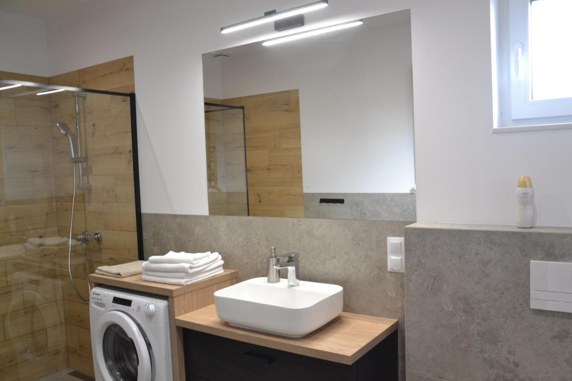 Apartamenty Na Ceglanej Освенцим Экстерьер фото